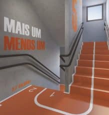 Vista deslumbrante da escada fitness no Omni Barra, Salvador.
