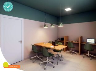 Coworking do Summer Barra com estações individuais de trabalho, mesa compartilhada, cadeiras ergonômicas e iluminação moderna.