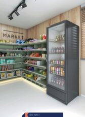 Mini market interno do Residencial Eloisio Sobral da Silveira com prateleiras abastecidas e geladeira expositora com bebidas.