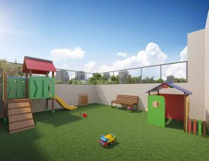 Parque infantil do Residencial Florença com brinquedos coloridos, escorregador e área gramada ao ar livre em Salvador.