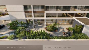 Vista superior da alameda de acesso do Beach Class Bahia, com paisagismo, áreas de estar e integração com o térreo no Caminho das Árvores, Salvador.