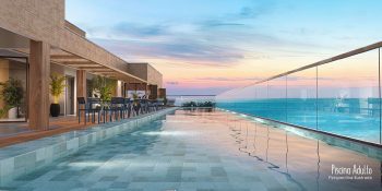 Piscina adulto com borda elegante e vista para o mar no Blue Sea Smart Living em Stella Maris Salvador